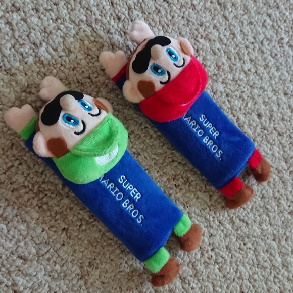 Super Mario Bros Plush car set belts covers Set - Red and Green - Picture 3 of 9